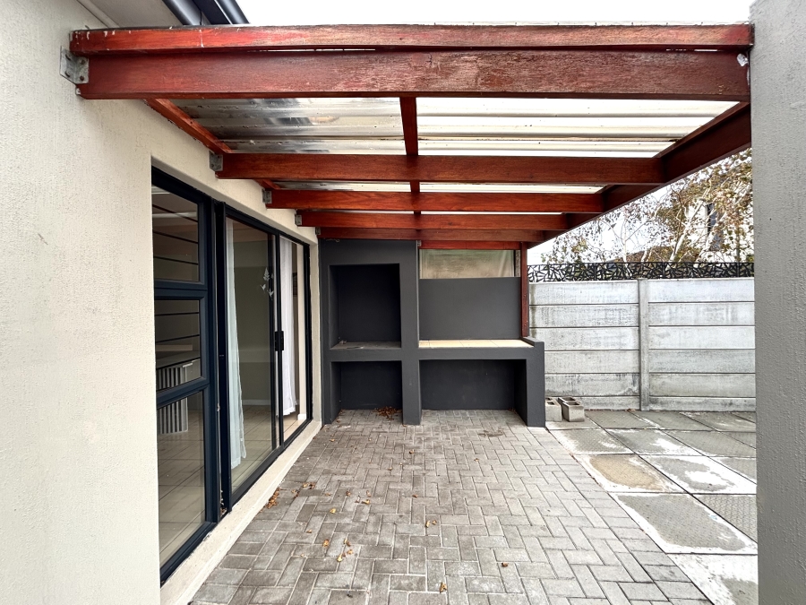 2 Bedroom Property for Sale in Parklands North Western Cape